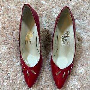 Rodina Ferragamo Schiavone Size 7 Color Red Accents High Heel